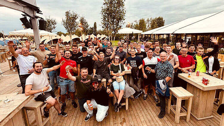 Vakantieborrel met collega’s op Tomorrowland in Rumst