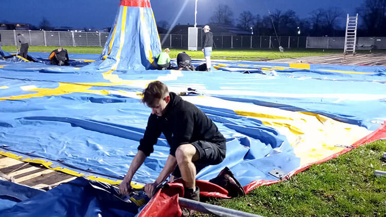 luuk opbouwen tent festival